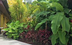 Golden Pineapple Villas-Adults Only